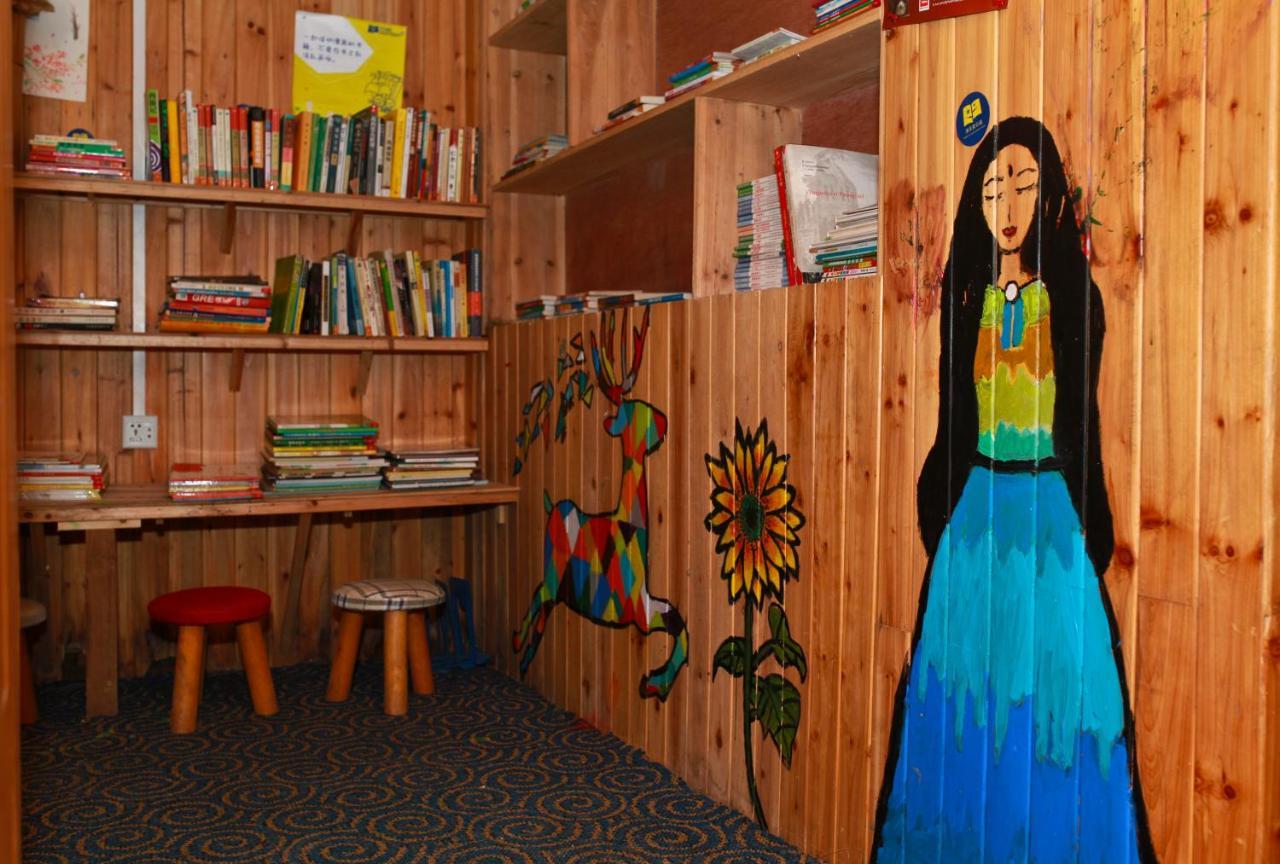 Dragon'S Den Hostel Лонгшенг Екстериор снимка