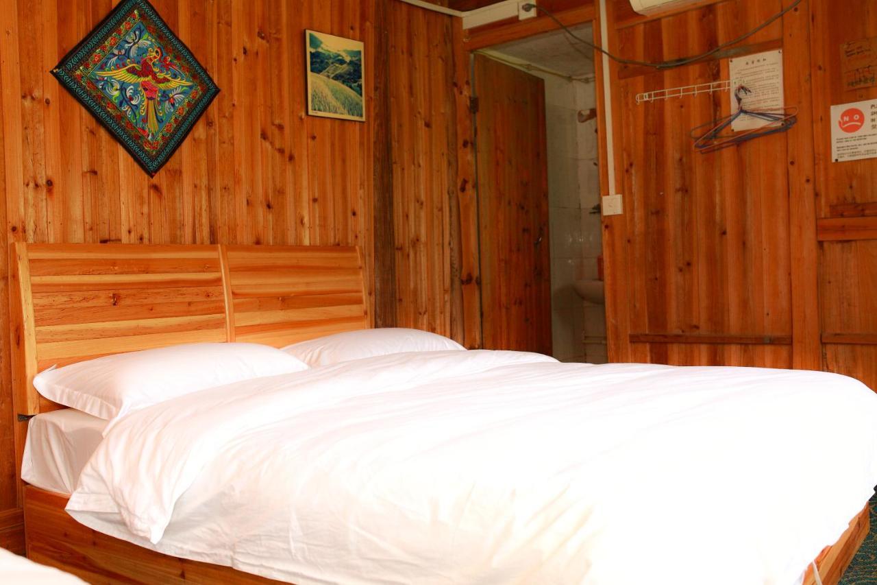 Dragon'S Den Hostel Лонгшенг Екстериор снимка
