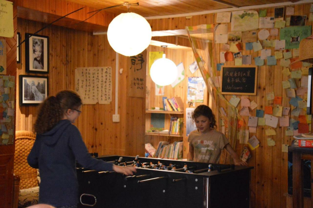 Dragon'S Den Hostel Лонгшенг Екстериор снимка